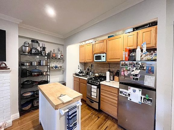 3rd image of 246 W 20th St APT 4C