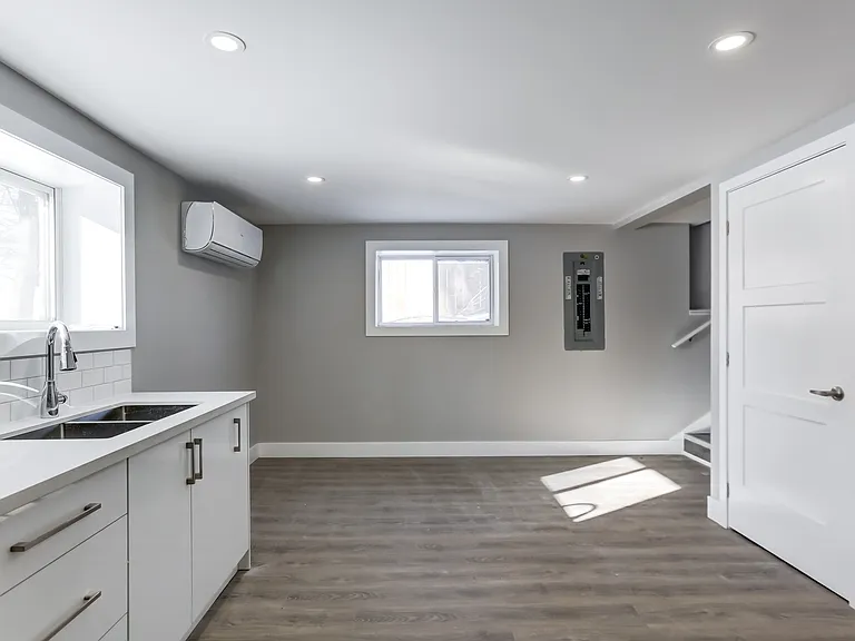 493 Gill St #BASEMENT — Photo 1