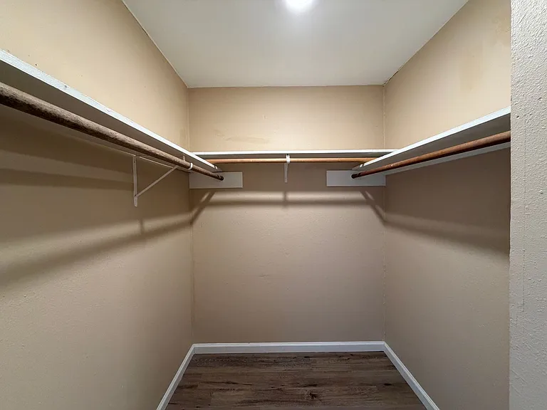 4226 Walnut Hills Dr #4 — Photo 22