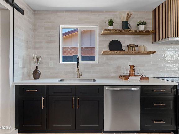 5th image of 8407 E BONNIE ROSE Avenue