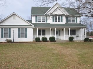 929 W Vine St, Radcliff, KY 40160