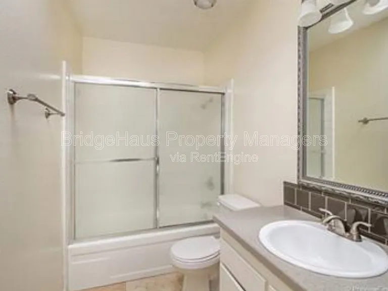 5155 W Point Loma Blvd #11 — Photo 11