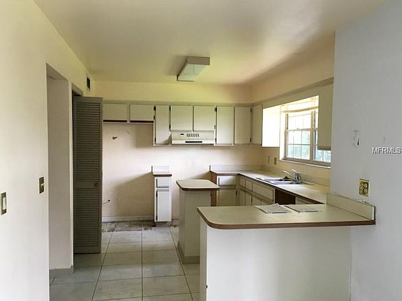 5th image of 1044 Bimini Ct