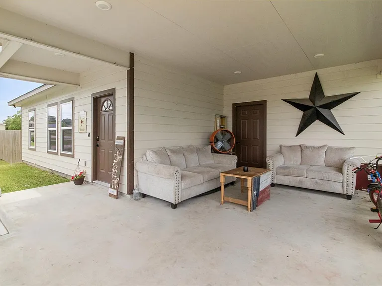 16529 Kingsbury Dr — Photo 27