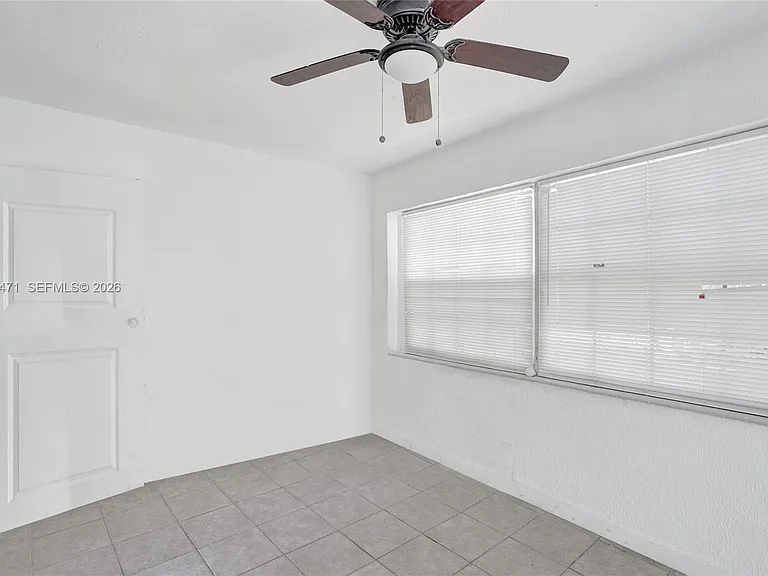 701 SW 7th St — Photo 5