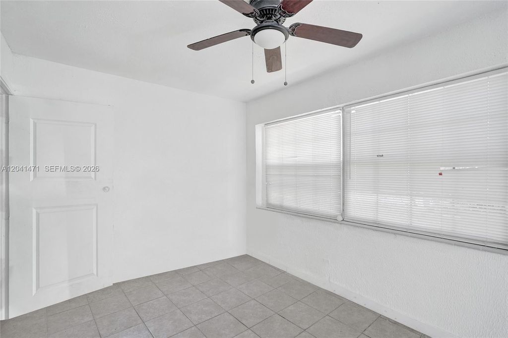 701 SW 7th St, photo 5