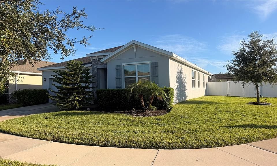 2nd image of 13301 WATERLEAF GARDEN CIRCLE