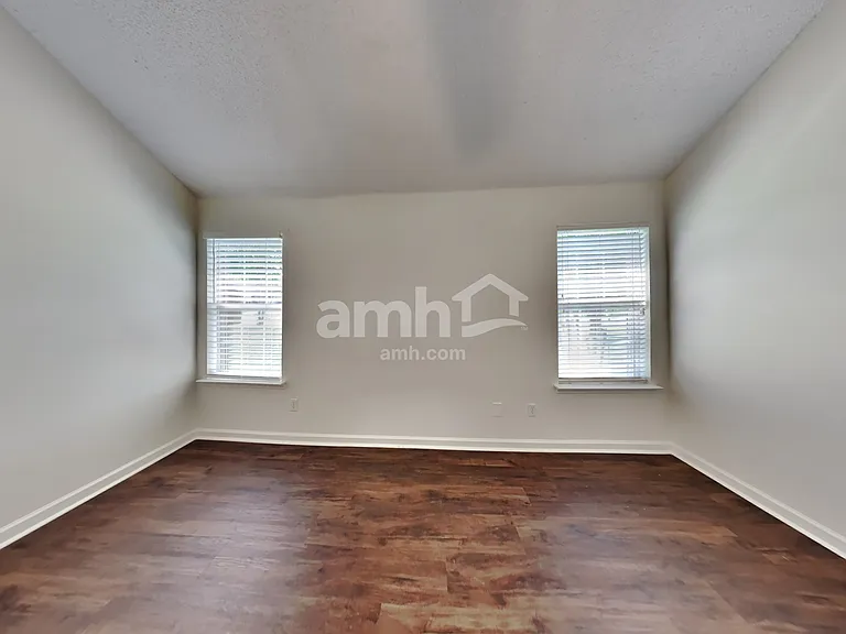 4453 Graham Lake Dr — Photo 8