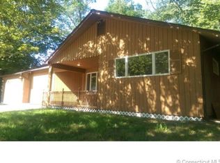 118 Green Manor Dr, East Hartford, CT 06118