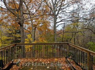 350 Camelot Ct #33, Oshawa, ON L1G 6P7