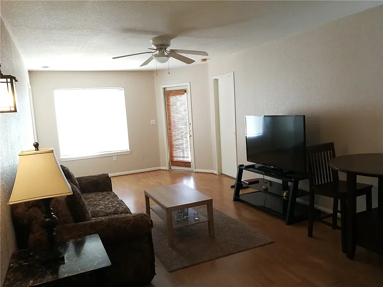 515 Parkway #302 — Photo 3