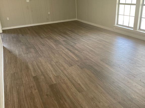 4th image of 2808 Aster Ave