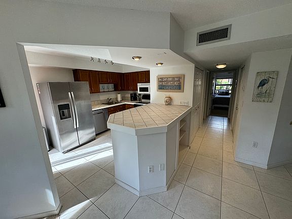 5th image of 1500 Mainsail Dr Unit 9