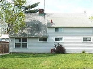 155 Sunrise Ln, Levittown, NY 11756