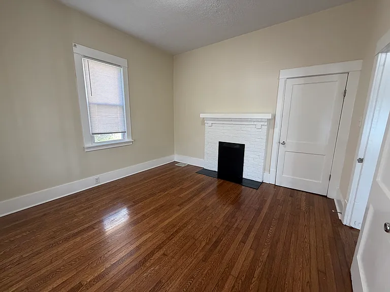921 Edgemont Ave #921 — Photo 17
