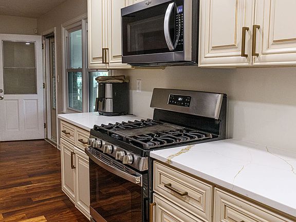 3rd image of 4970 Hull Rd SE