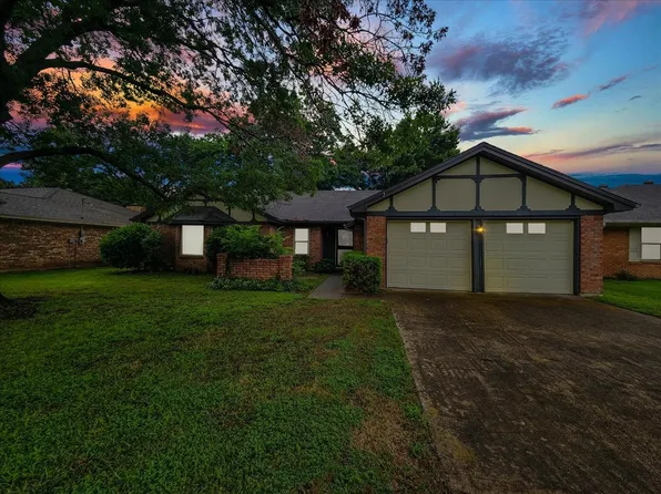 1010 Purdue Dr, Arlington, TX 76012