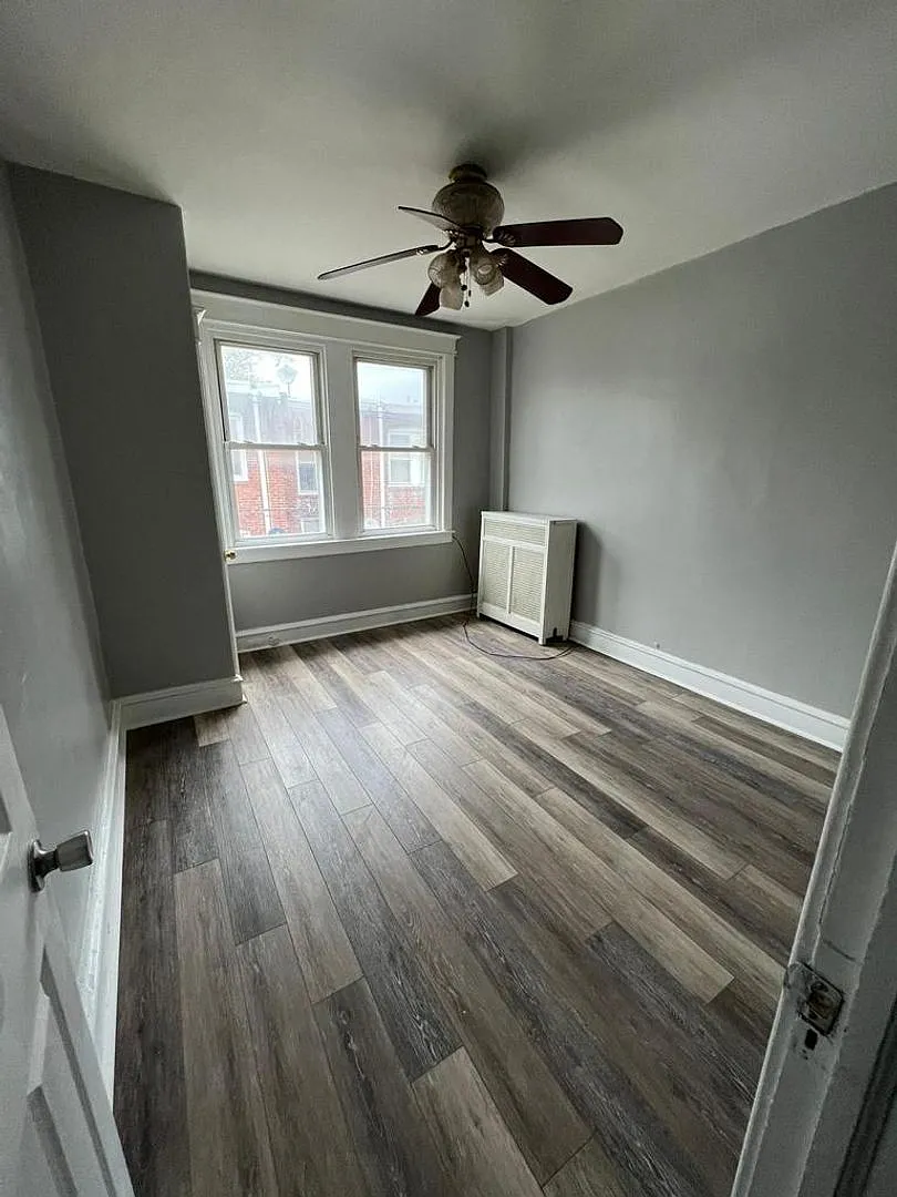 Remodeled Front Porch Home - Frankford — Photo 2