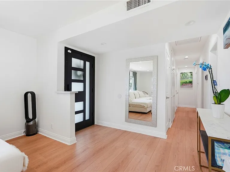4563 Hempstead St — Photo 6