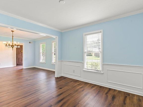 4th image of 1594 Bubbling Brook Dr