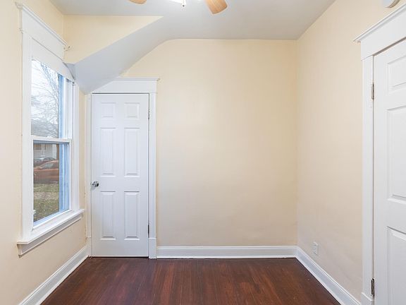 5th image of 8338 S Essex Ave #1