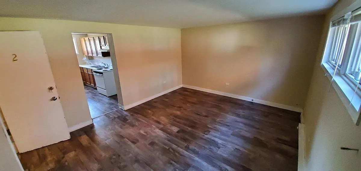 2 bed, 900 sqft, $1,560 — Photo 4