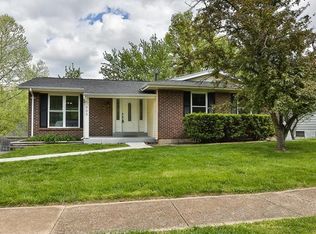 406 Woodrun Dr, Ballwin, MO