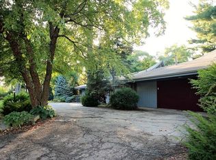 1115 Kaneville Rd, Geneva, IL 60134