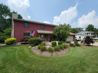 6895 N Country Club Rd, Mattoon, IL 61938