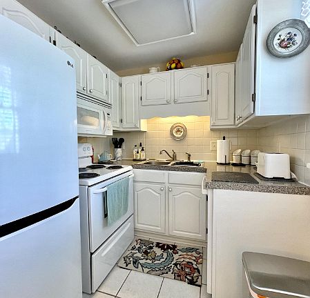 2nd image of 160 Palmetto Rd Unit 8-A