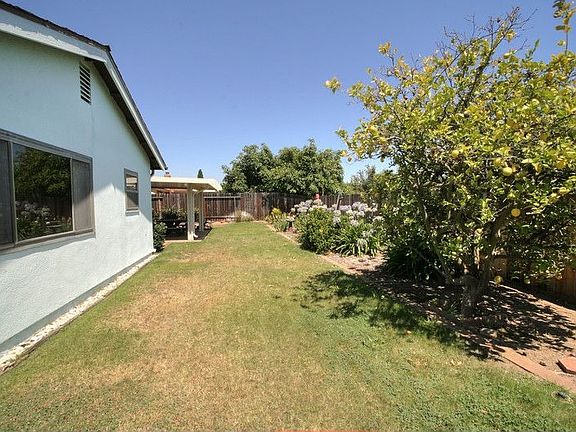 4th image of 6167 Manzanillo Dr