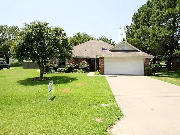 2nd image of 1118 Squires Ln