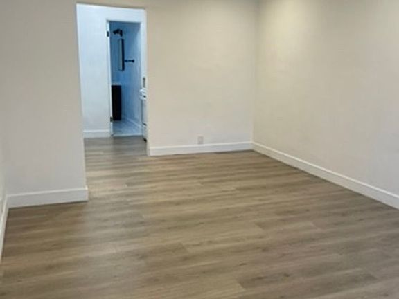 2nd image of 1250-1258 N Orange Grove Ave #2