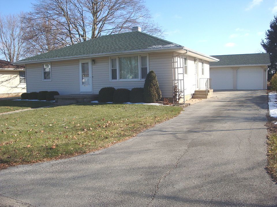 1st image of 417 N 1st St