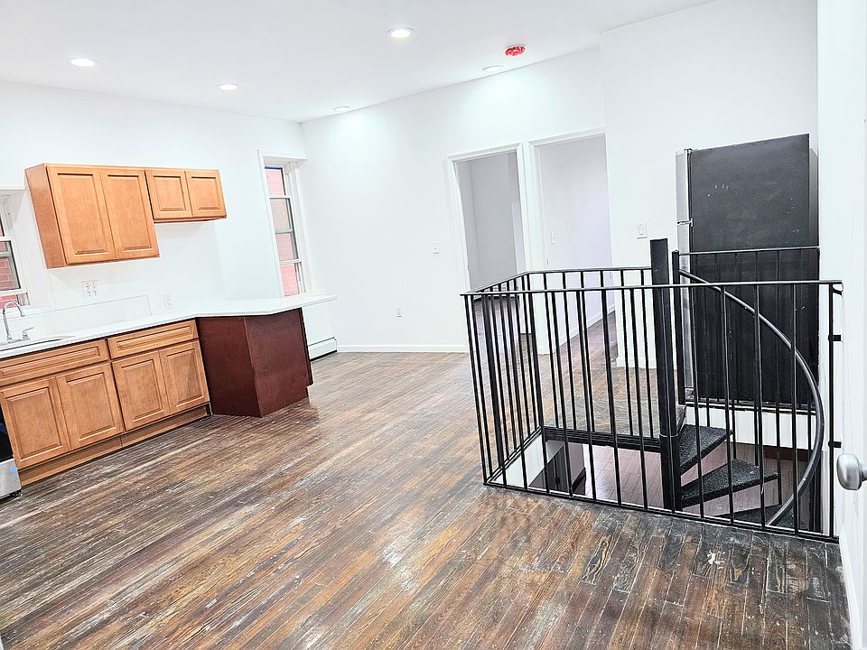 1st image of 743 40th St #1R