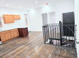 743 40th St #1R, Brooklyn, NY 11232
