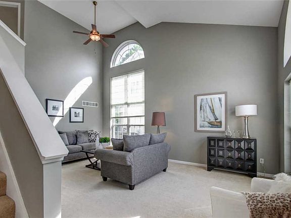 5th image of 15215 Cambridge Terrace Ct