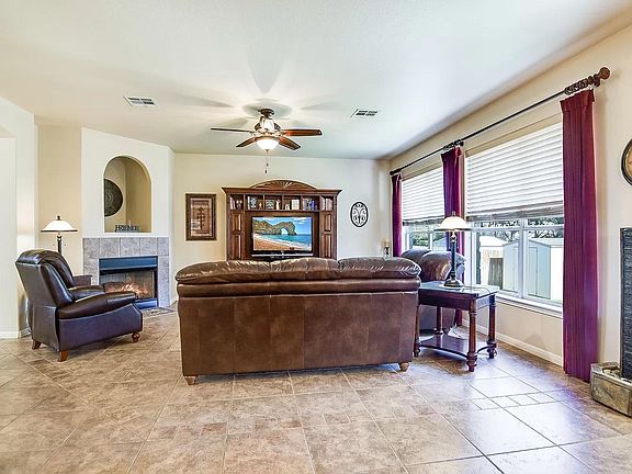 3rd image of 2306 Wheaton Trl