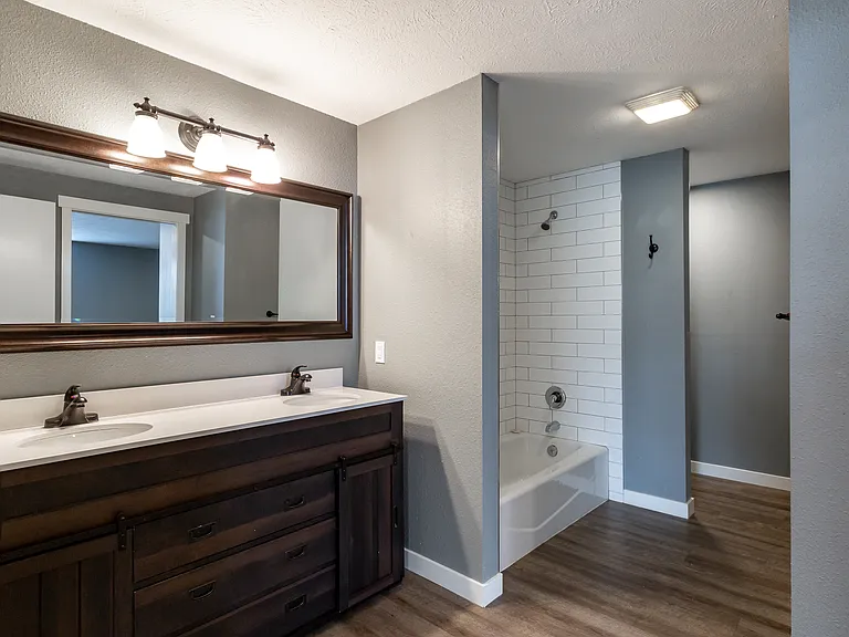 3507 E 57th Ave — Photo 18