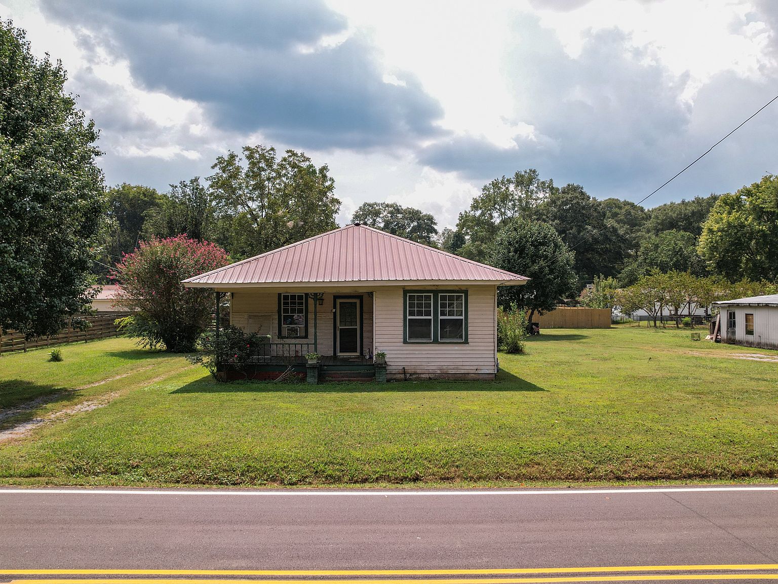 51 W Main St, Kingston, GA 30145 | MLS #10602875 | Zillow