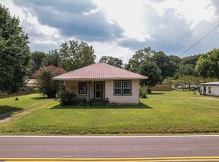 51 W Main St, Kingston, GA 30145