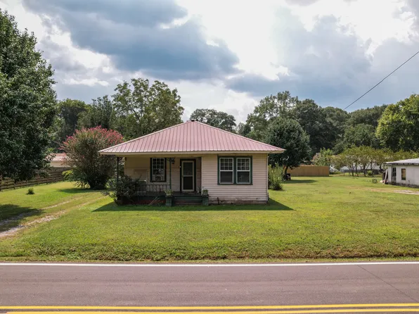 51 W Main St, Kingston, GA 30145