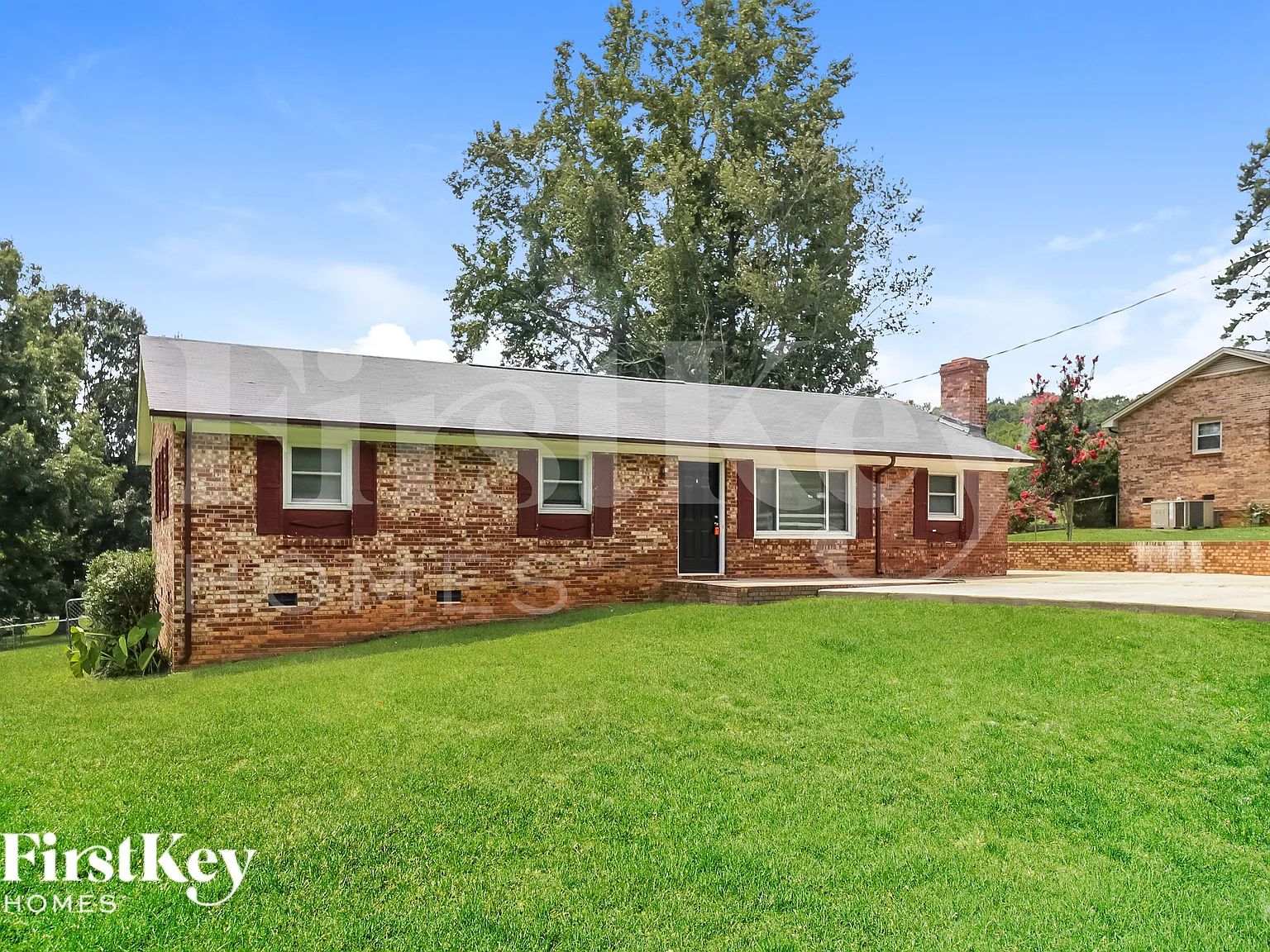3 bed, 1.5 bath, 1306 sqft, $1,850 — Photo 2