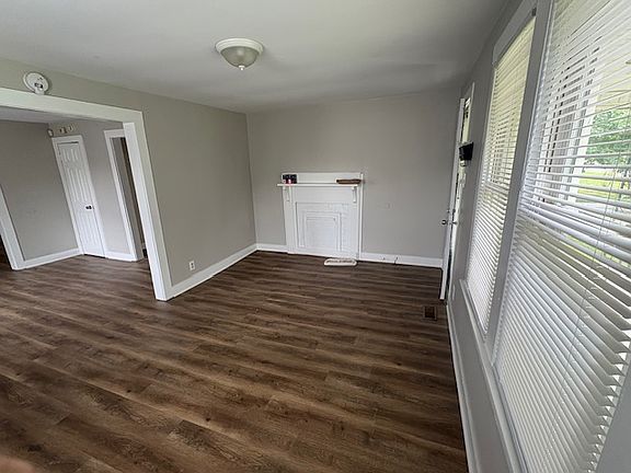 4th image of 124 Twin Oak Dr