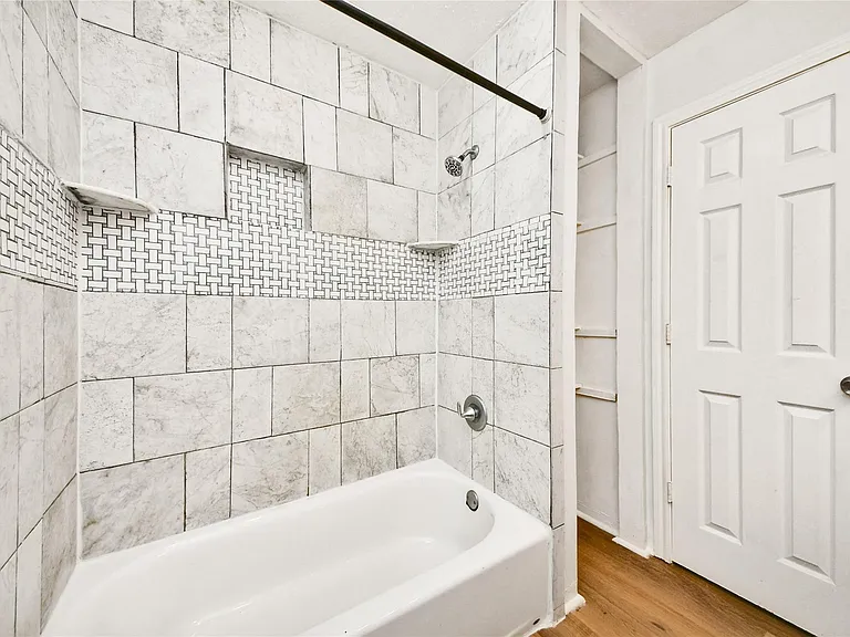 1419 Hudgens Ave — Photo 24