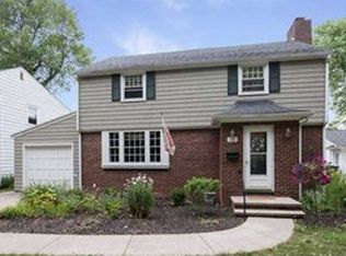 102 Monroe Dr, Williamsville, NY