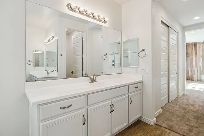 211 E Brinley Dr — Photo 25