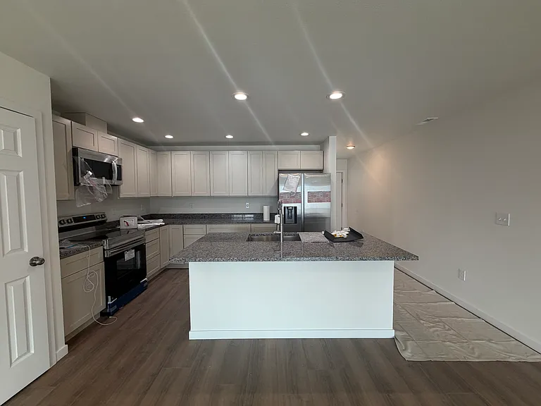 201 N Birch St — Photo 2