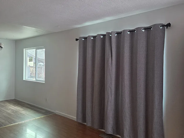 462 Clifton Ave — Photo 7
