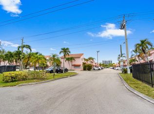 8039 Lake Dr APT 205, Doral, FL 33166